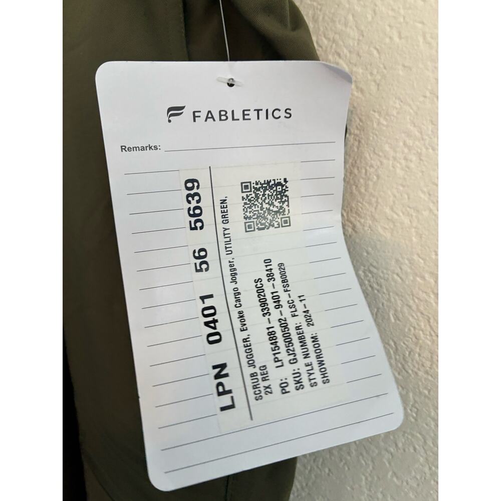 Fabletics NWOT Womens 2X Utiltiy Green Evoke Cargo Jogger Scrubs READ - Picture 2 of 8